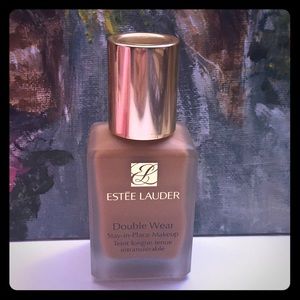 Used Estée Lauder Double Wear Foundation